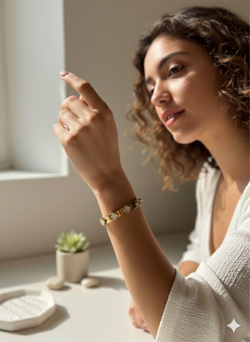 Clover Bangle Bracelet